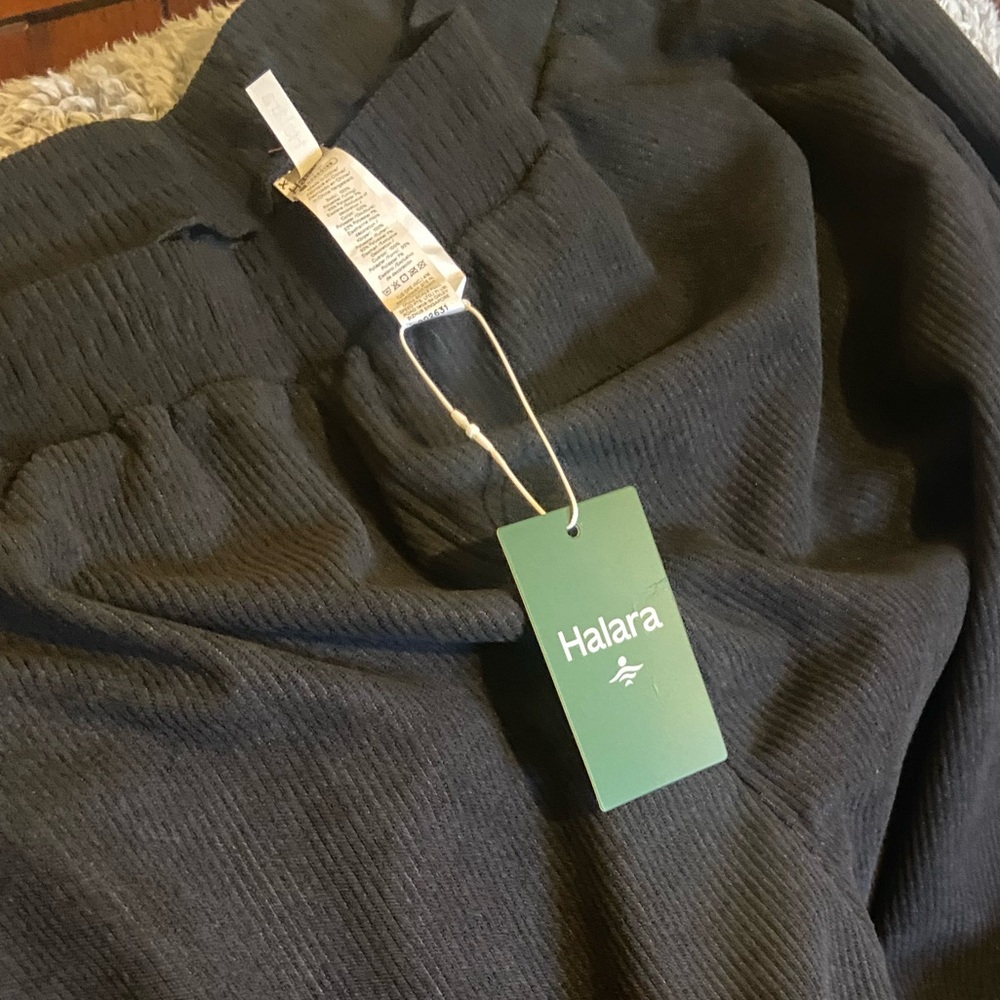 Halara Black Ribbed Active Pants - Picture 2 of 2